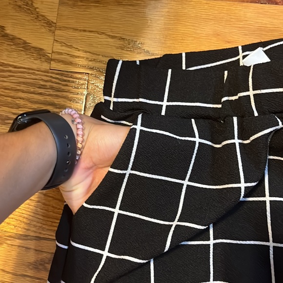 fancy pants, size M - Picture 2 of 3